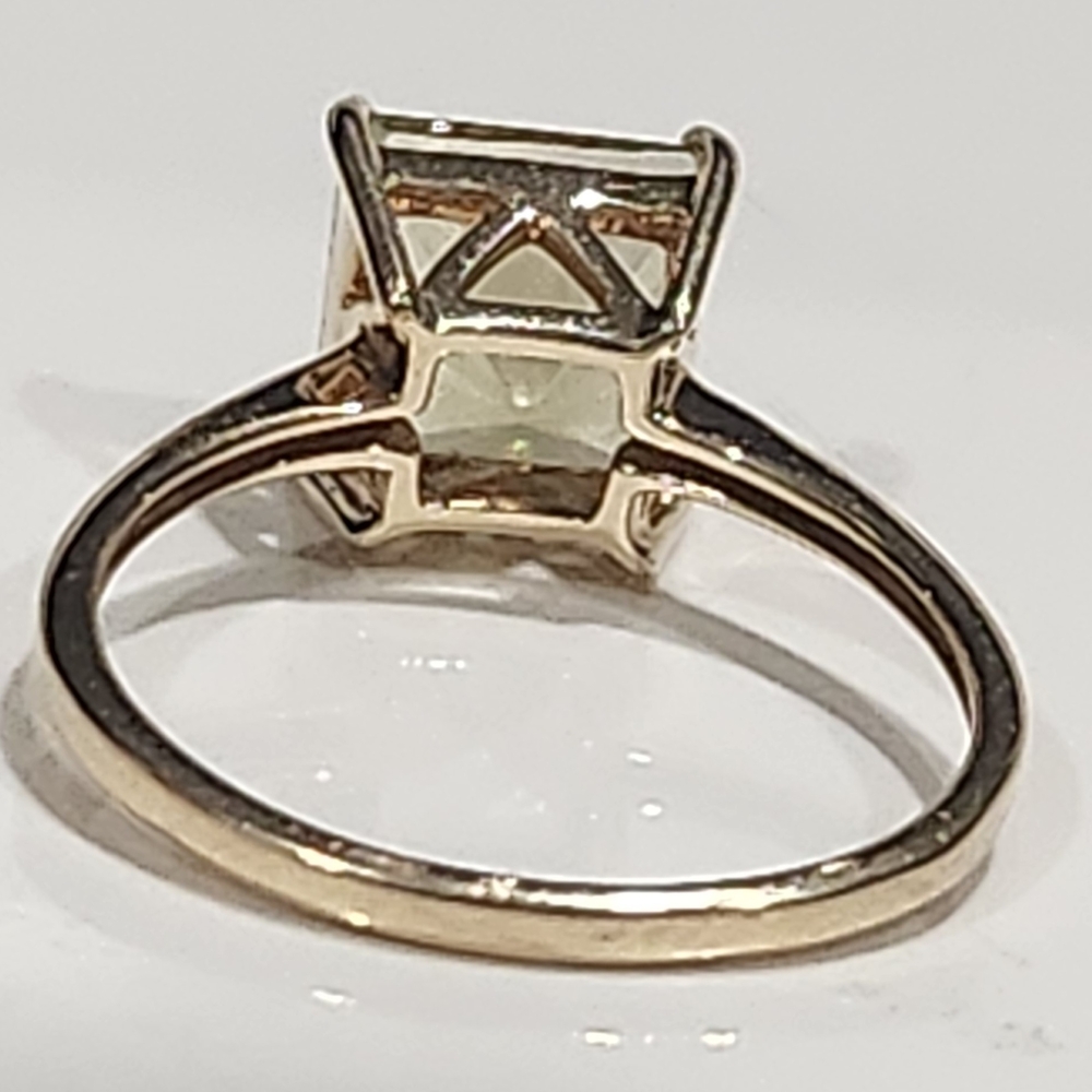 Elegant Gold Ring with Yellow Gemstone - Picture 6 of 11